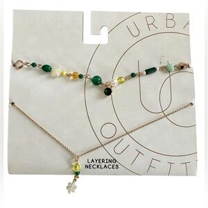 Urban Outfitters Layering Necklace
Gold Tone Green Beaded Fashion Boho Glam NWT